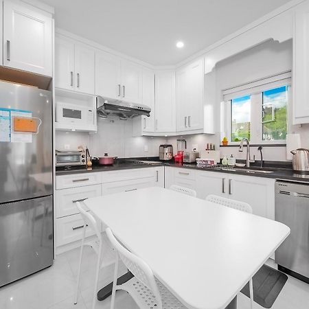 New Laneway House Near Airport, Downtown, Ubc Apartment แวนคูเวอร์ ภายนอก รูปภาพ