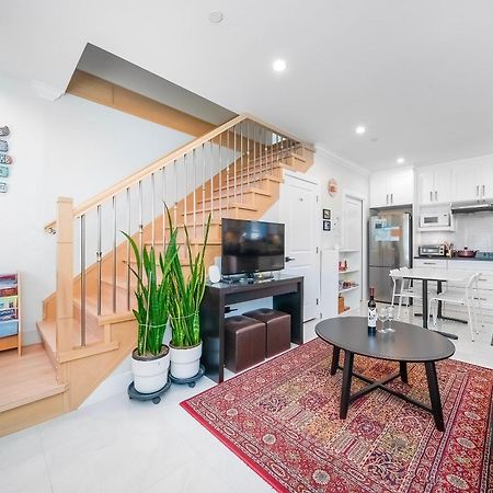New Laneway House Near Airport, Downtown, Ubc Apartment แวนคูเวอร์ ภายนอก รูปภาพ